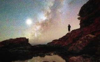 磐石星空下的梦想与坚持