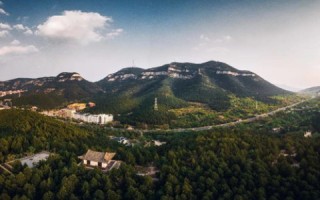 谁知道哪里可以免费申请比较好的网站域名？