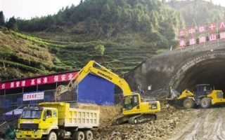 国内双线主机与云主机，稳定性对比与选择策略