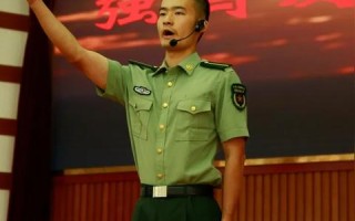 春风送飞花云，流年似此云柔软
