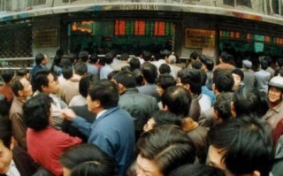 网站域名更换后，旧域名排名依然靠前，该如何应对？
