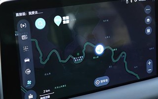 如何通过上传文件至阿里云服务器，实现他人访问您的主页并获取访问地址