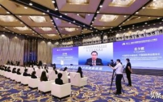 领拓云端，探索无界未来的科技创新之旅