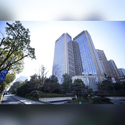 谁知道国内免备案空间要稳定高速的？