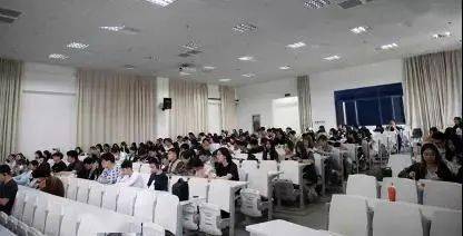 请推荐个免费2级域名，探索免费域名世界的无限可能