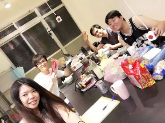 韩美合租，跨文化生活下的友情与创新