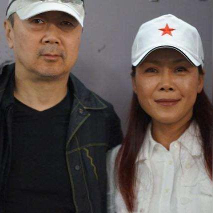玫瑰互联，编织情感与网络科技的交响曲