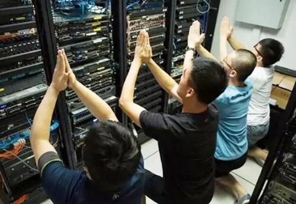 海外域名服务器还是使用国内服务器？