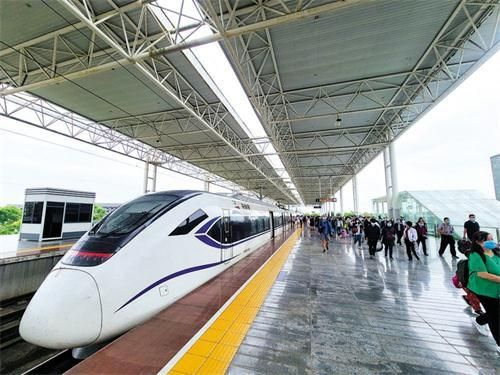 天府快车，驶入生活便利的新时代