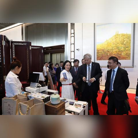 在互联互通中构建智能社会，挑战与机遇