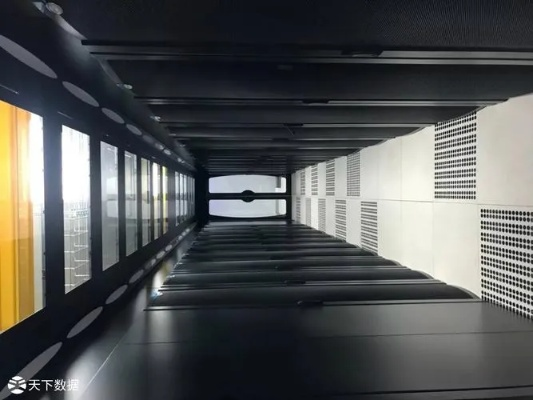 美国空间和香港空间，哪个更好？