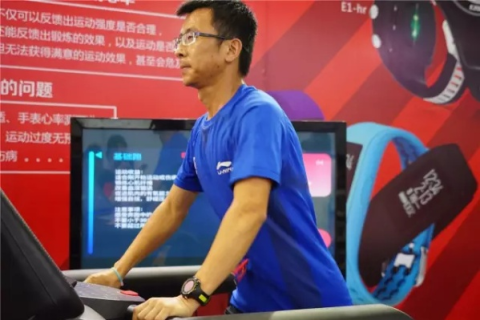 评测先锋，迪卡科技引领未来运动装备的崭新篇章