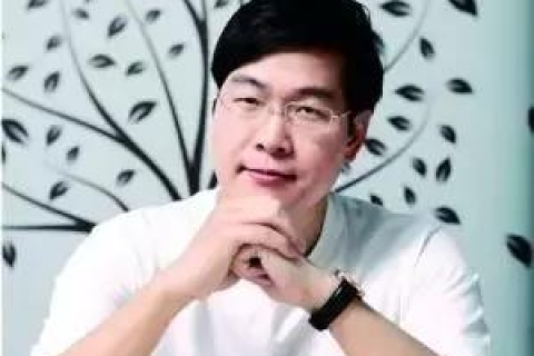 新网与万网，如何选择最适合你的域名服务商？