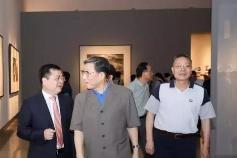 探索历史足迹，锐新中国有企业的使用历程与转型启示