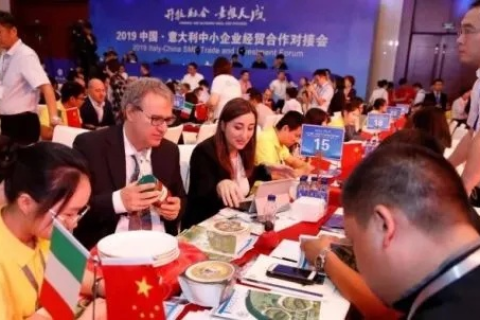 环球互联，探索互联网时代的跨文化交流新体验