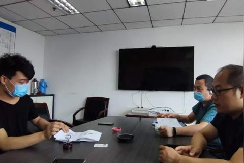 我想知道，如何免费申请个人网站域名