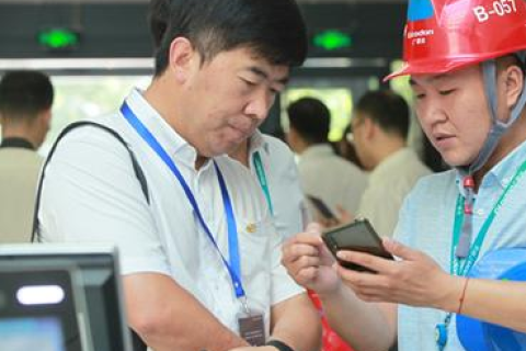 力拔主机，探寻电脑硬件的极限与运维的智慧