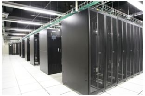 构建能够支持十万用户的IDC机房，成本与预算分析