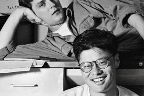 雅虎网络兴衰史，从互联网巨头到褪去辉煌的轨迹