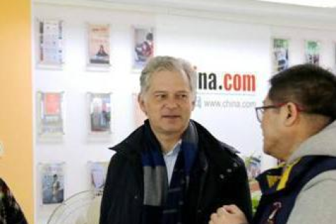 国内代理商购CN域名与海外免费空间，数字时代的跨境网络布局