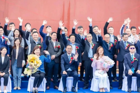 锦联天下，搭建全球化的桥梁，携手共创美好未来