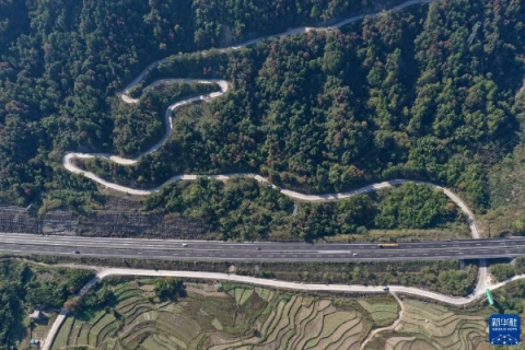 山里网络，搭建山乡信息高速公路，助力乡村振兴大发展