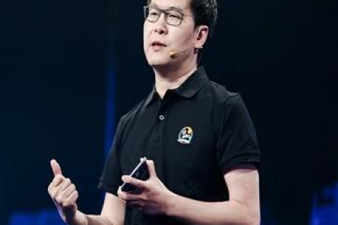网站域名如何申请？如何付费？哪家服务会好一点？