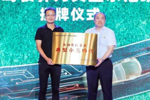 西部数码云主机与阿里云主机的对比，性能、成本及用户体验