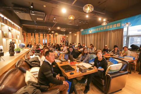 新酷数据，解锁未来的智能决策利器