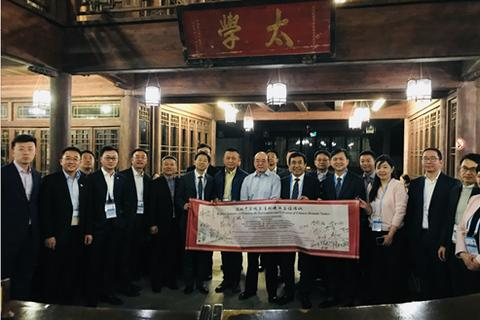 要是注册com域名后那家公司关了我的域名怎么办？