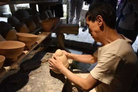 瓷都之称，中国使用历程与文化韵味探析